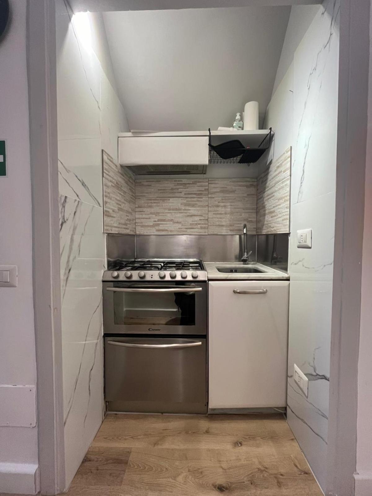 Crispi 30 Stylish Apartment Рим Екстериор снимка